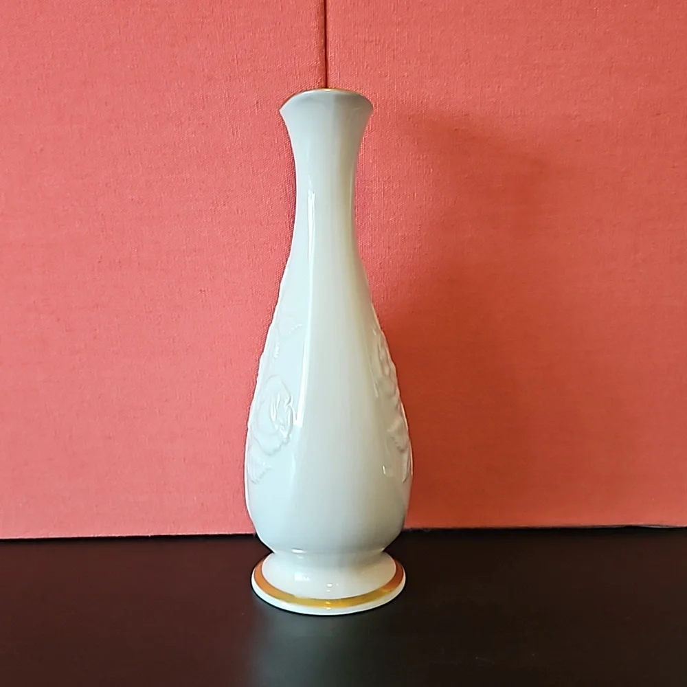 Lenox Cream Rose 7.5 inch Vase